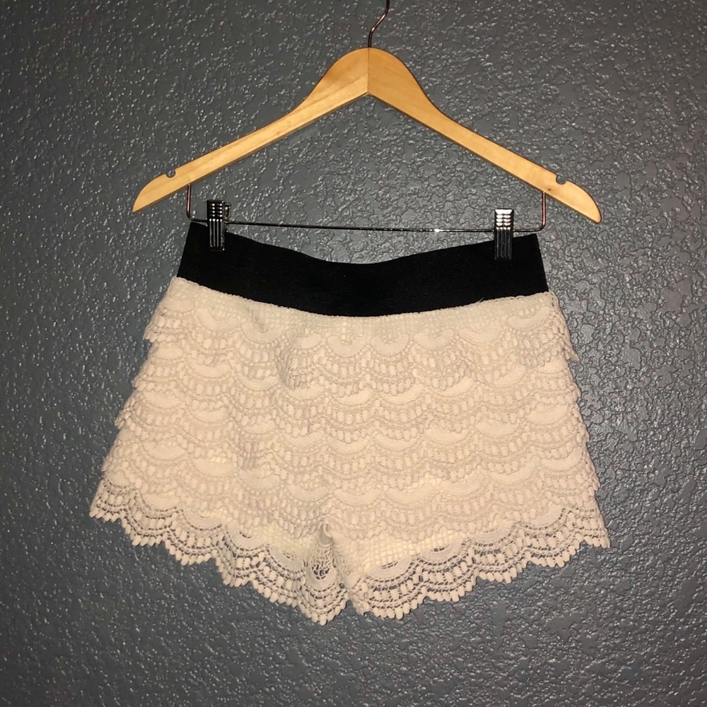 lace ruffle shorts/skort